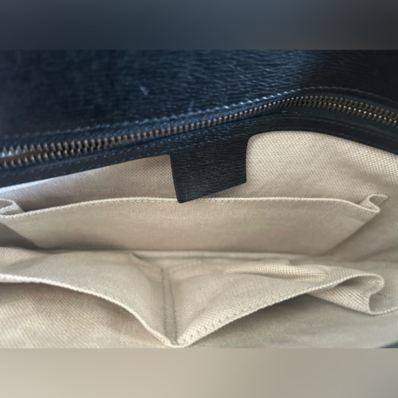 Gucci Black Leather clutch in excellent used condition - Picture 6 of 10